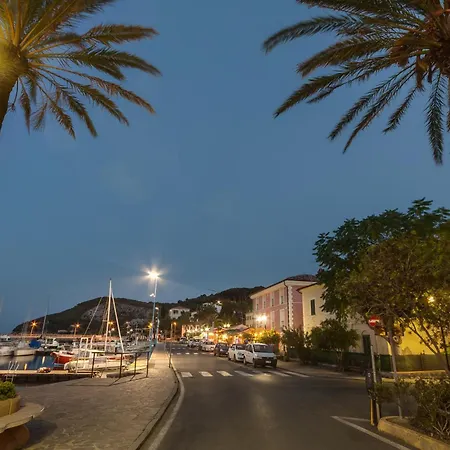La Vecchia Scuola Apartamento Cavo